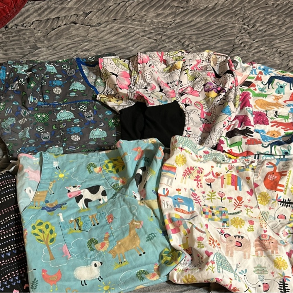 Scrubs tops and bottoms large to 3x